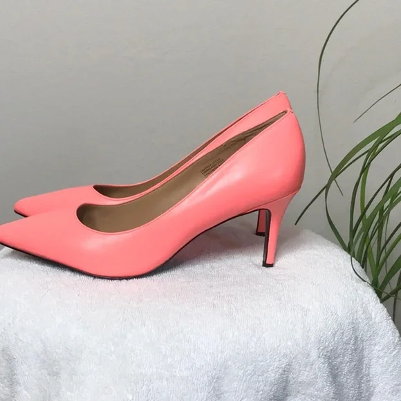Banana Republic Neon Coral Pumps - Picture 3 of 4